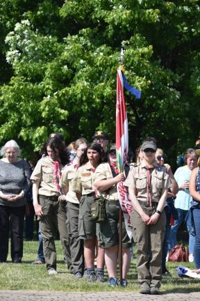 Memorial Day ceremony, parade draw crowd