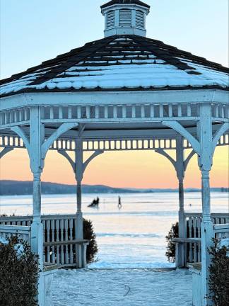 Greenwood Lake. Fishing on the ice