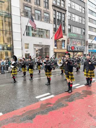 Pipes &amp; Drums march in NYC