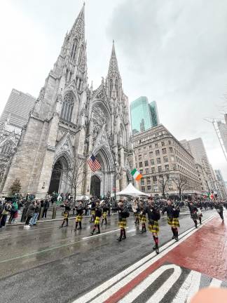 Pipes &amp; Drums march in NYC