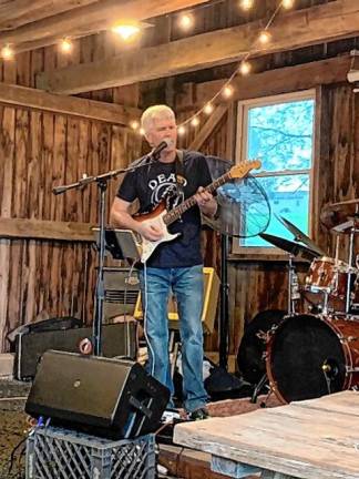 Ken Flood will play Friday, May 24 at Trail’s End Taphouse in Greenwood Lake, N.Y. (Photo courtesy of Ken Flood)