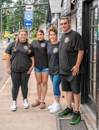 Jonathan, Ava and Jennifer Demson with Giovanna Paster.