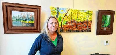 DE1 Deidre Ellis has 29 paintings on display at the West Milford Township Library through the end of October. (Photos by Rich Adamonis)