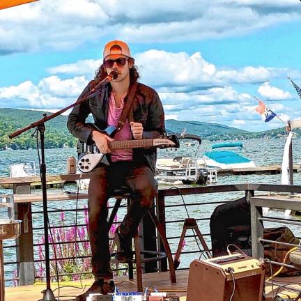 Garrett Gardner will serenade diners Sunday afternoon at Cove Castle Restaurant in Greenwood Lake, N.Y. (Photo courtesy of Garrett Gardner)