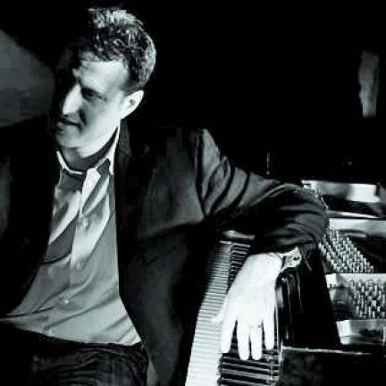 Warwick Pianist to perform at Coquito