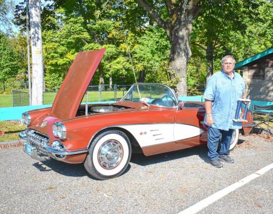 CC2 Bob Cooney with his 1960 Corvette convertible, which was awarded Best in Show.