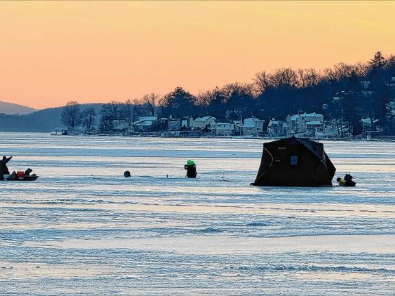 Greenwood Lake. Fishing on the ice