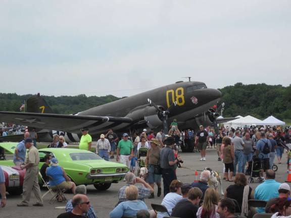 The C47 Skytrain has a wingspan of over 90 feet. It was a big hit with spectators.