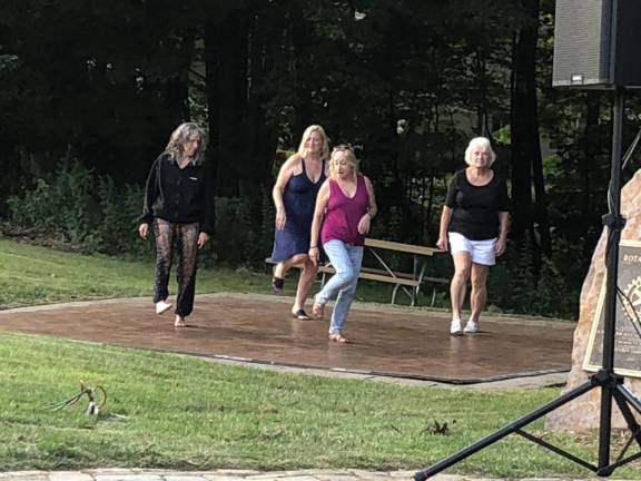 OC3 Women line dance to the music of OCD.