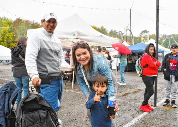 Lizandro Mancero, Ismenia Grijalva and Joshua Mancero of Nanuet, N.Y. (Photo by Maria Kovic)