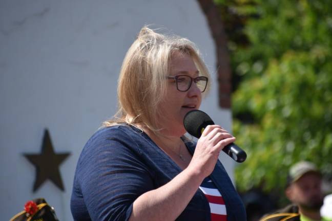 Mayor Michele Dale speaks at the ceremony.