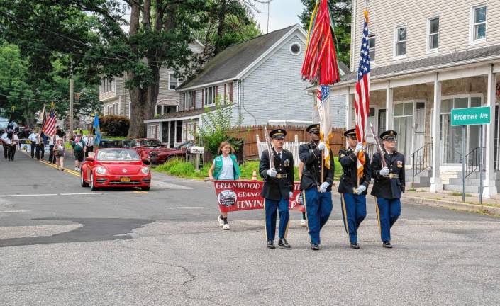 The Greenwood Lake (N.Y.) Centennial Parade gets under way Saturday, Aug. 17. (Photo by Nancy Madacsi)