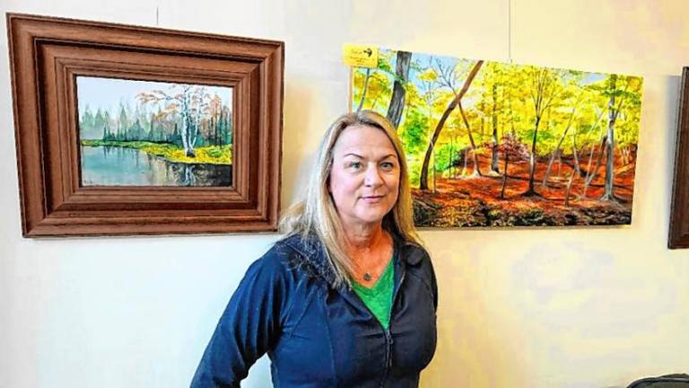 DE1 Deidre Ellis has 29 paintings on display at the West Milford Township Library through the end of October. (Photos by Rich Adamonis)